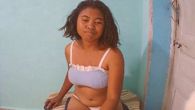 rebecca0083 live cam on Cam4