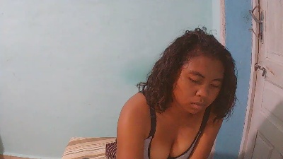 rebecca0083 live cam on Cam4