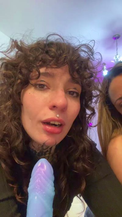 rebeka_ok live cam on Cam4