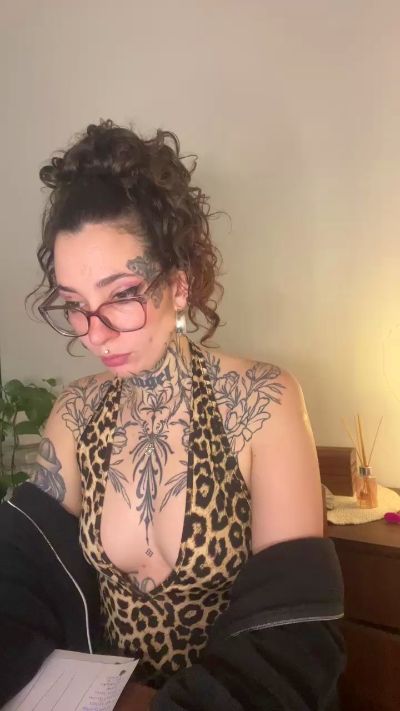 rebeka_ok live cam on Cam4