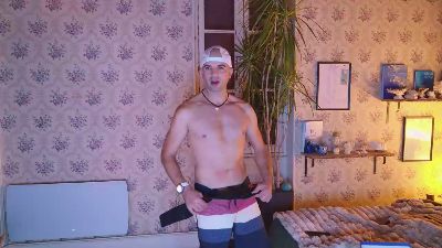 redbull222 live cam on Cam4