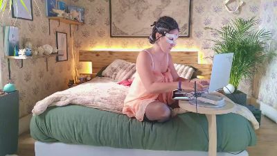 redbullgirl222 live cam on Cam4