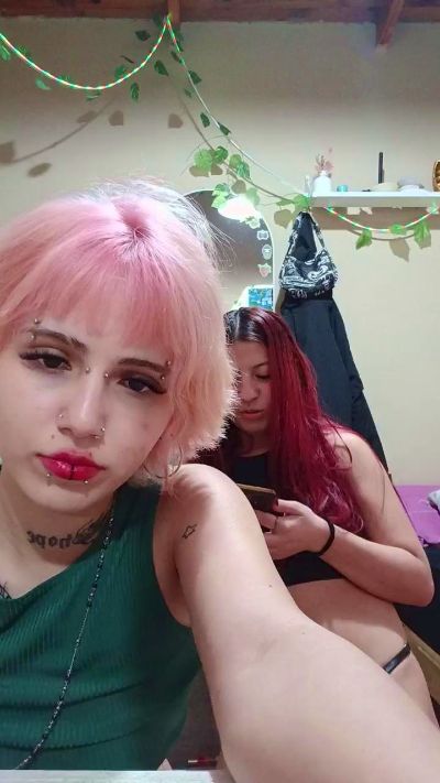 redhot241 live cam on Cam4