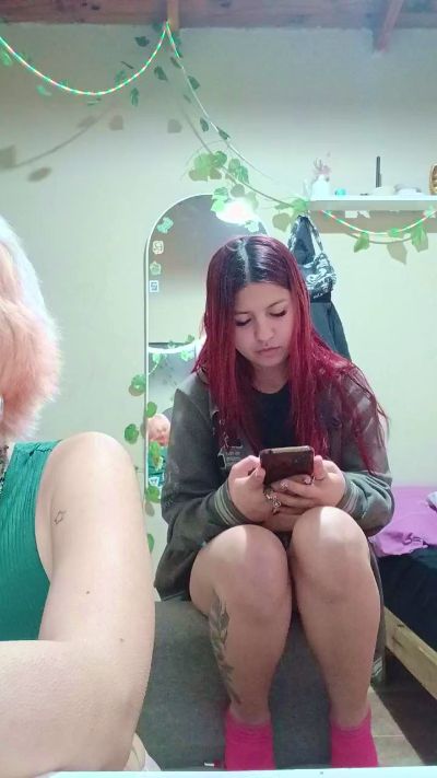 redhot241 live cam on Cam4