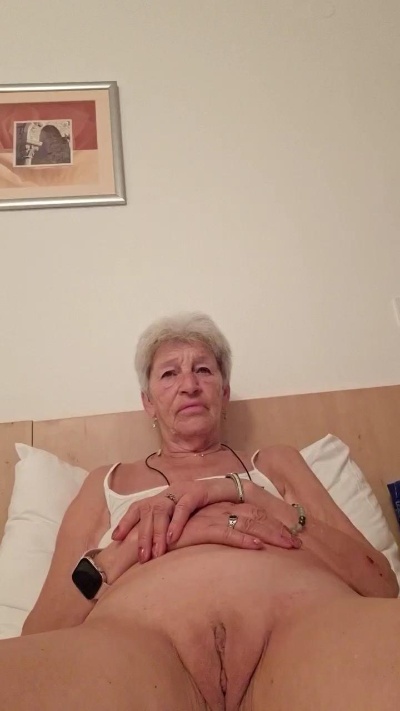 reifedame59 live cam on Cam4