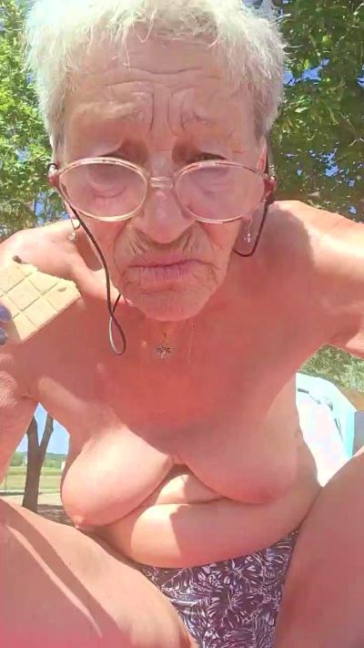 reifedame59 live cam on Cam4