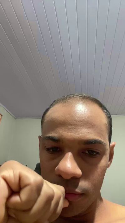 renato1880 live cam on Cam4