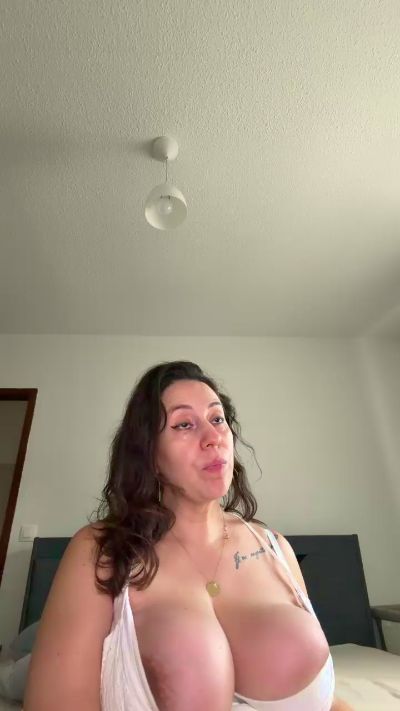 renattabigboobs live cam on Cam4