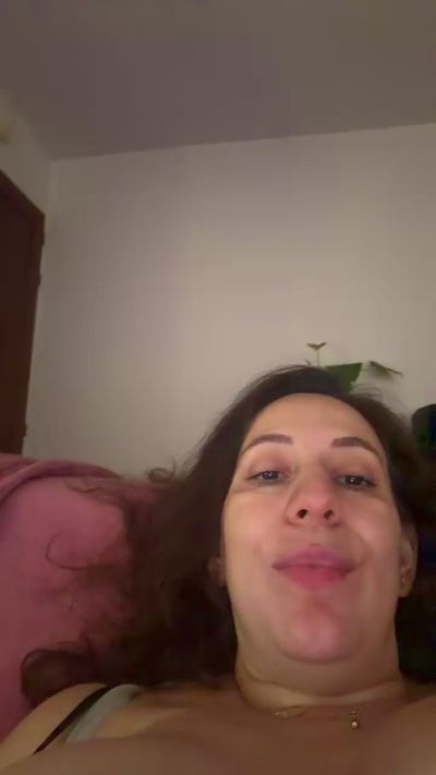 renattabigboobs live cam on Cam4