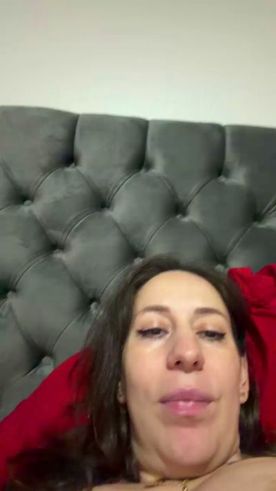 renattabigboobs live cam on Cam4