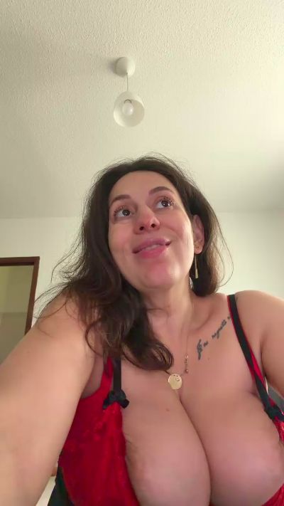 renattabigboobs live cam on Cam4
