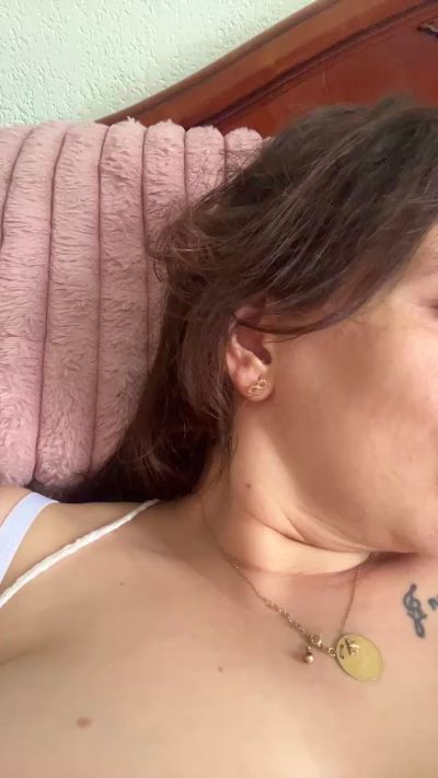 renattabigboobs live cam on Cam4