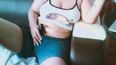 reynaflow1981 live cam on Cam4