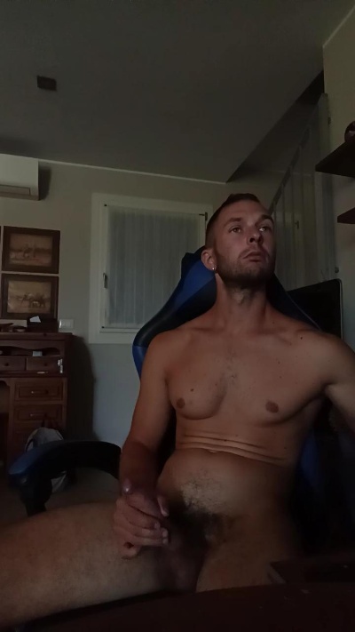 riccardoyeah live cam on Cam4