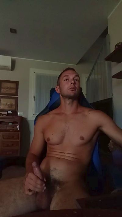 riccardoyeah live cam on Cam4