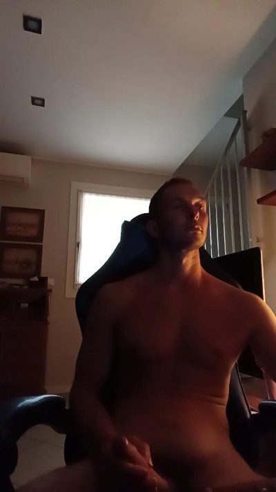 riccardoyeah live cam on Cam4