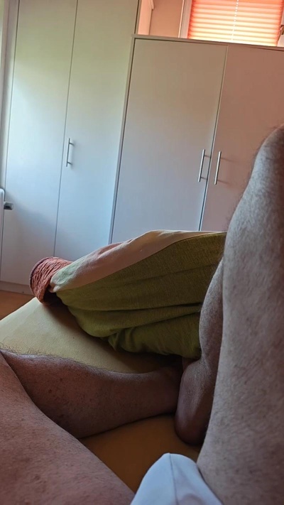 riki_alb live cam on Cam4