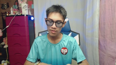 riks_tyler live cam on Cam4