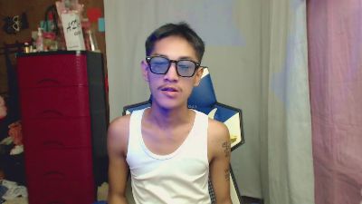 riks_tyler live cam on Cam4