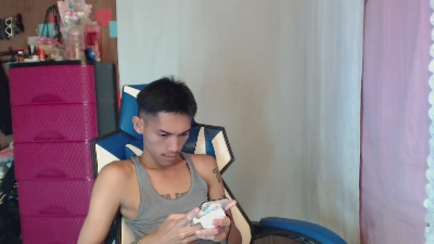 riks_tyler live cam on Cam4