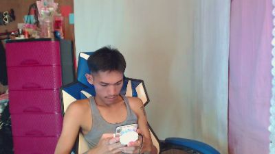 riks_tyler live cam on Cam4