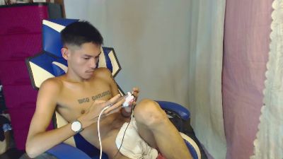 riks_tyler live cam on Cam4