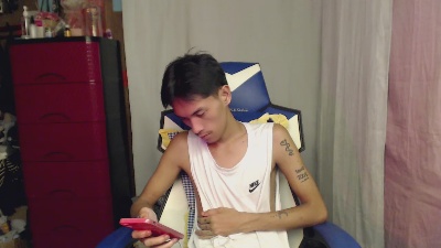 riks_tyler live cam on Cam4