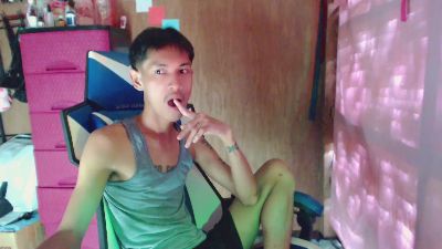 riks_tyler live cam on Cam4