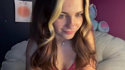 rileybellee live cam on Cam4