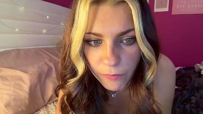 rileybellee live cam on Cam4