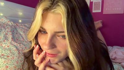 rileybellee live cam on Cam4