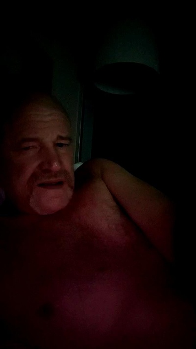 ripdogred3 live cam on Cam4