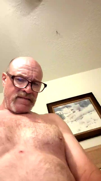 ripdogred3 live cam on Cam4