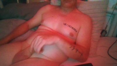 ritchyjowenie85 live cam on Cam4