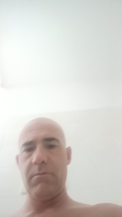 rob81cv live cam on Cam4