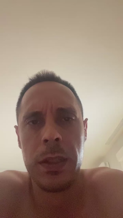 rober444 live cam on Cam4