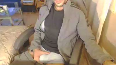 robert225 live cam on Cam4