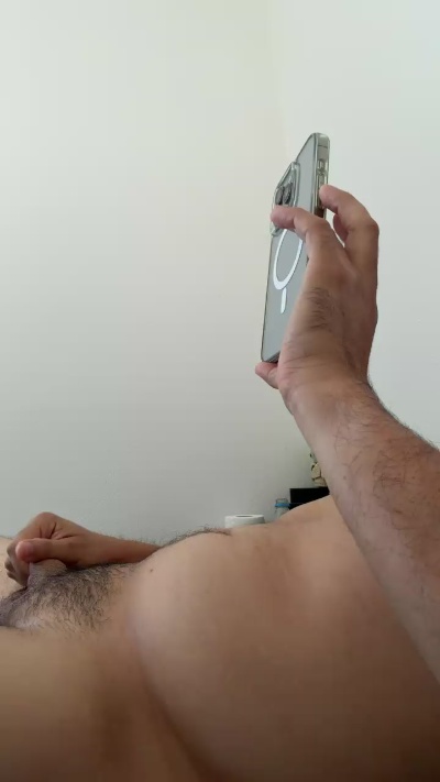 robert2439 live cam on Cam4
