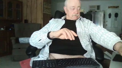 robert_51xx live cam on Cam4
