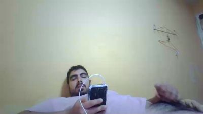 roberto23182 live cam on Cam4