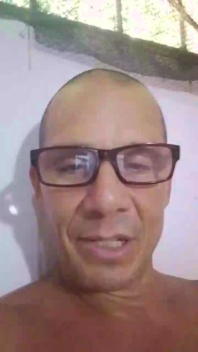 roberto5 live cam on Cam4