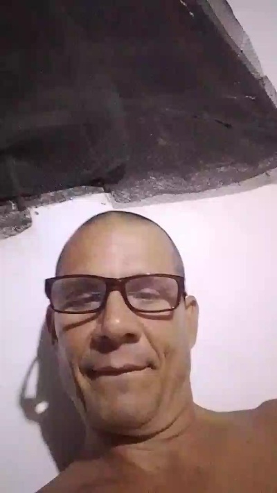 roberto5 live cam on Cam4