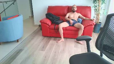 robertomoncada1 live cam on Cam4