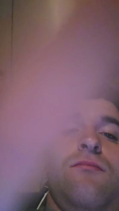 robi2005i_xxx Live Chat on Cam4
