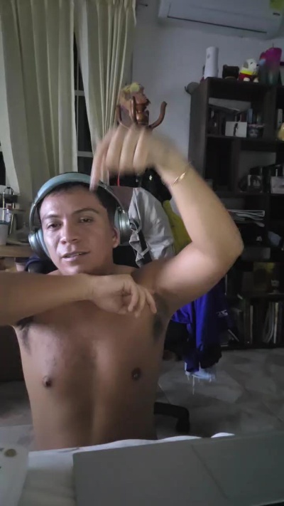 rodmanuelmexico live cam on Cam4