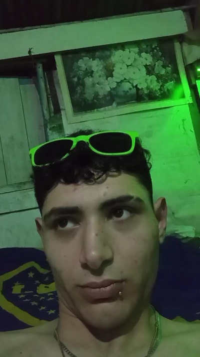 rodri671 live cam on Cam4
