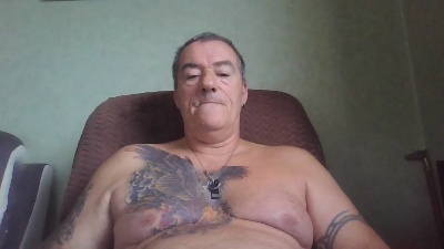 rogue47550 live cam on Cam4