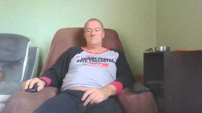 rogue47550 live cam on Cam4