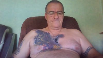 rogue47550 live cam on Cam4
