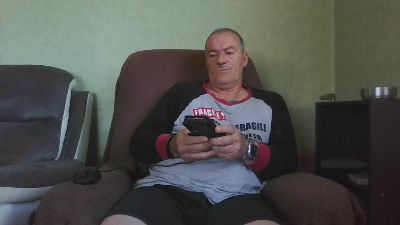 rogue47550 live cam on Cam4